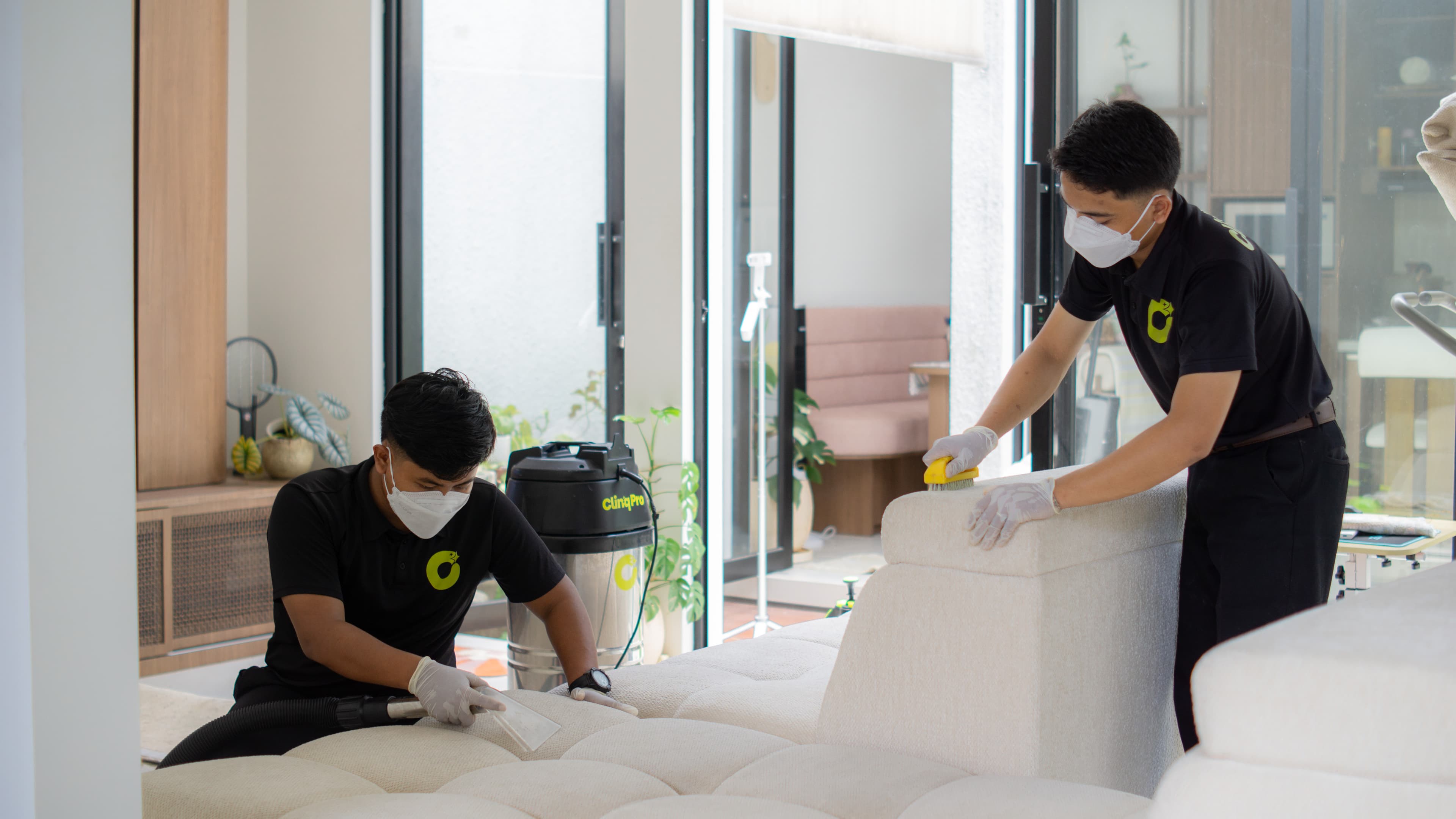 Jasa Cuci Sofa Jakarta Profesional untuk Deep Cleaning Sofa, Kasur & Jok Mobil | Clinq Pro
